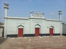 Unidentified hoodlums destroyed the minarets of Ahmadiyya mosque