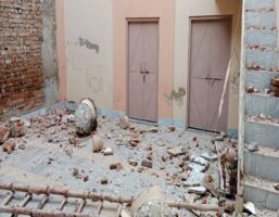 The police defiles Ahmadiyya mosque grievously